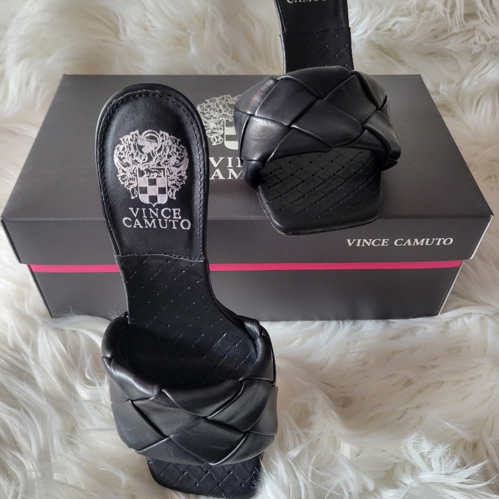 Slippers - Picture 3 of 4